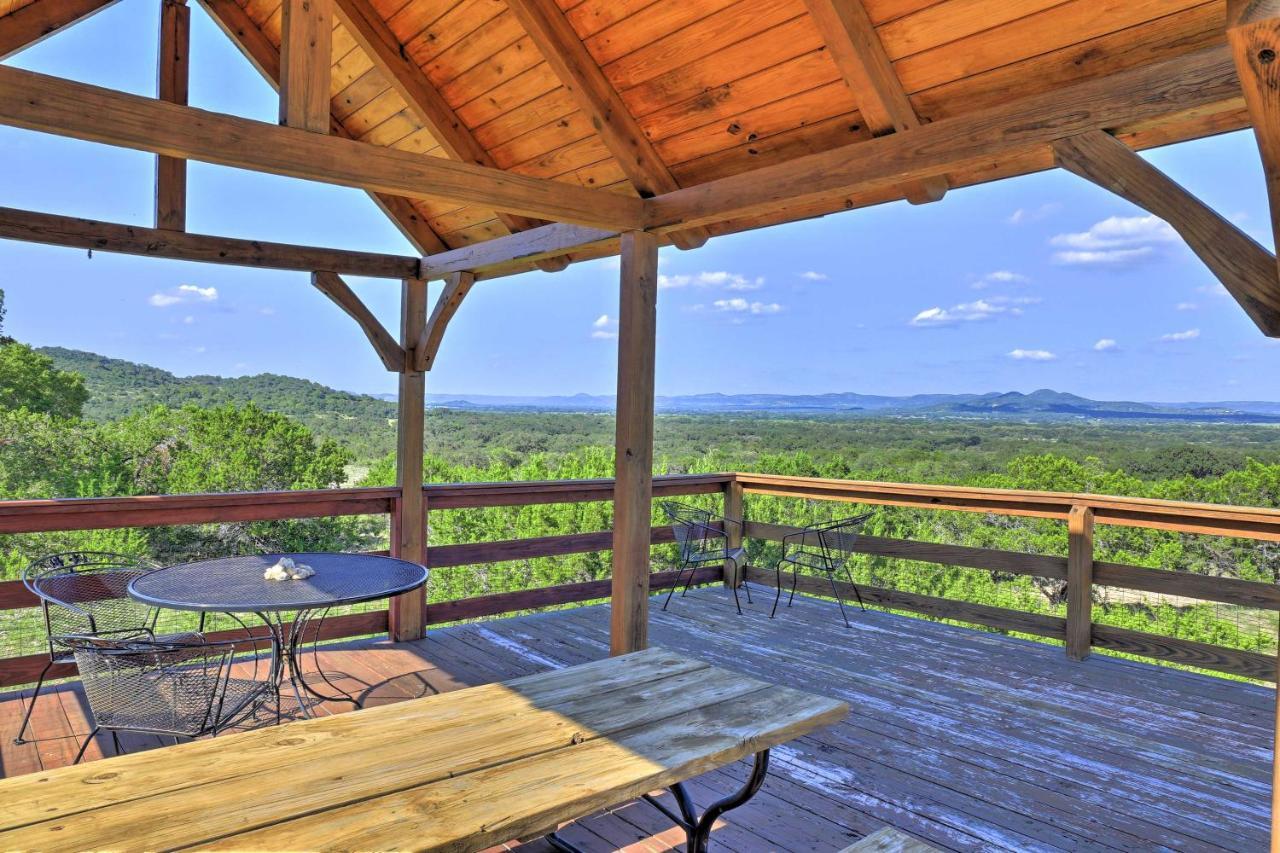 Utopia Family Home With Mountain Viewing Deck! Buitenkant foto